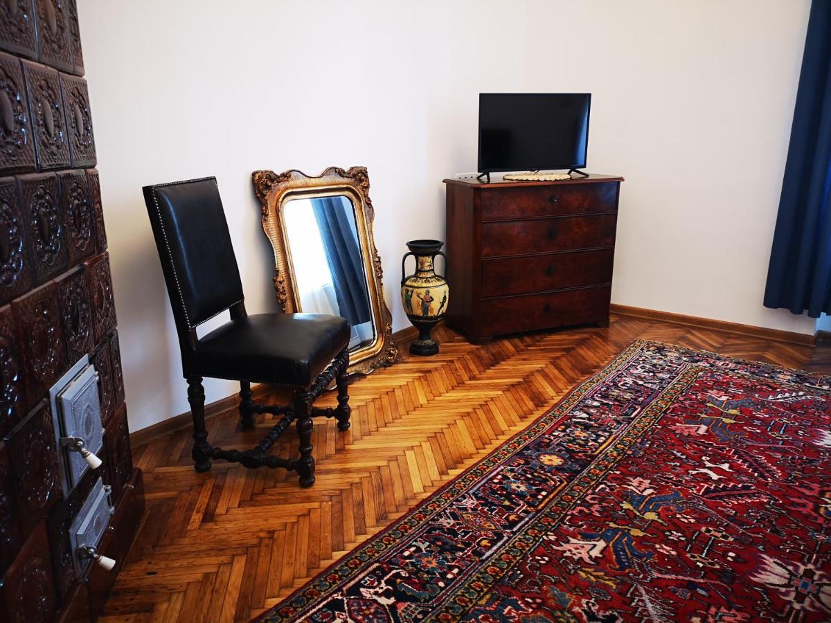 Weisz Apartment-City Center-Free Private Parking,Wifi,Ac Карей Экстерьер фото