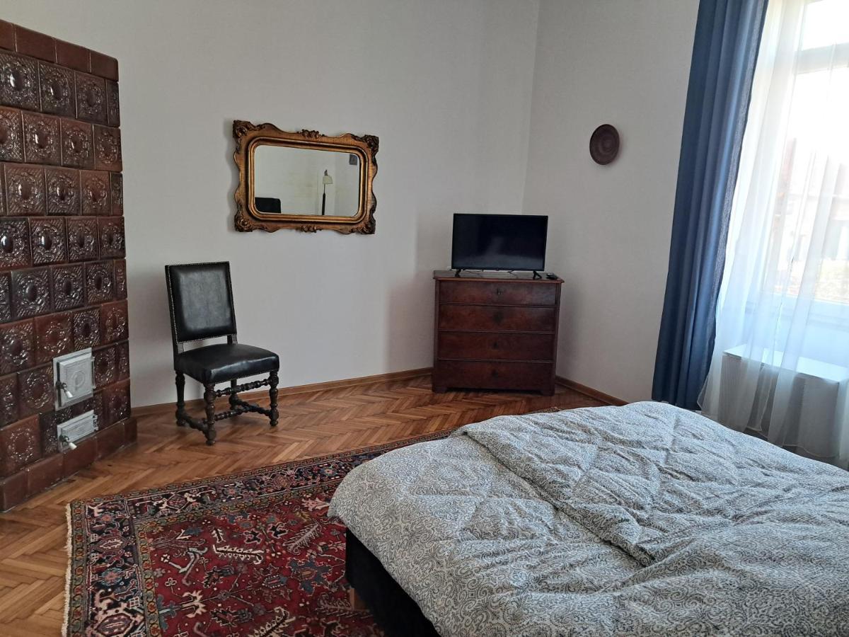 Weisz Apartment-City Center-Free Private Parking,Wifi,Ac Карей Экстерьер фото